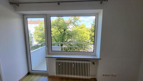 Foto - Charmante, helle 2 Zi. Balkon-Wohnung nahe U-Bahn - v. privat