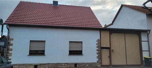 Foto - Einfamilienhaus mit Nebengelass und Gartenbereich