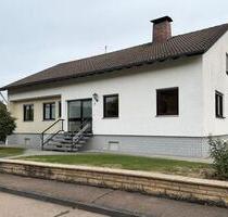 Ruhig gelegenes Einfamilienhaus mit Garten & Garage zu vermieten - Bopfingen