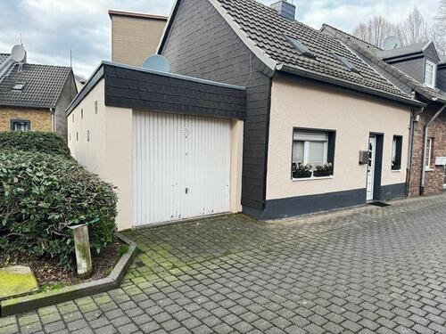Foto - Frechen-City: Einfamilienhaus, Garage, Innenhof, Top Lage