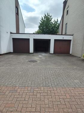 Foto - Garage und Stellplatz davor zu vermieten, Mitten in Achim