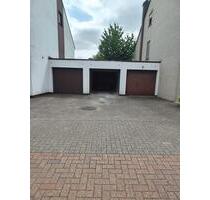 Garage und Stellplatz davor zu vermieten, Mitten in Achim