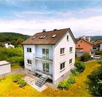 Voll möblierte 2-Etagen-Wohnung (ca. 100 m²) mit Garten & Garage - Deggendorf Voll möblierte 2-Etagen-Wohnung (ca. 100 m²) mit Garten & Garage - Deggendorf