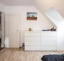 Gepflegte 3-Zi.-Wohnung mit EBK in Zuffenhausen - Stuttgart