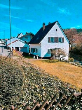 Foto - Einfamilienhaus in Rodalben Neuhof mit Garage und Garten