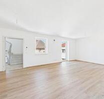 Alles neu für Sie mit Einbauküche und Balkon - Bechhofen