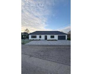 Eleganter Neubau-Bungalow mit offenem Wohnkonzept in Hamm (Sieg)