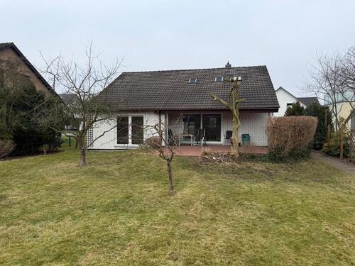 Foto - Renoviertes Einfamilienhaus mit großem Garten - top Lage