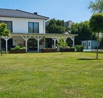 Exklusive Stadtvilla mit Pool und großem Garten - Stadtilm