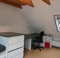 WG Zimmer in einem Haus für eine Studentin Auszubildene - Hannover Buchholz-Kleefeld