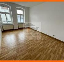 Wohnen in Gera-Debschwitz! Gemütliche 2 Raum-Wohnung. Bad mit Wanne und Fenster.