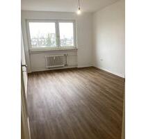 Sanierte 3-Zimmerwohnung mit Balkon - Offenbach am Main Bieberer Berg