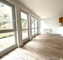 Erstbezug nach Renovierung 2.5-Zimmer Wohnung, mit Terrasse, Garten, EBK und TG-Stellplatz - Denkendorf
