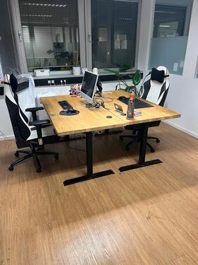 Foto - Fester Arbeitsplatz in Agenturbüro – Düsseldorf-Flingern 