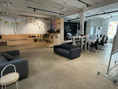 Foto - Büroplatz Schreibtisch Arbeitsplatz im Gräfekiez
