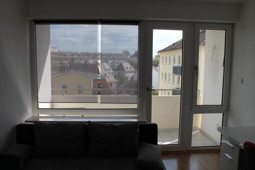 Foto - Ab 01.12. sonnige möbl. 1,5 Zimmer Wohnung v. priv. neben BMW
