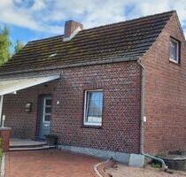 Charmantes Haus im Grünen mit großem Garten & günstiger Fernwärme - Wittmund