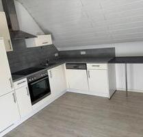 schöne 2 ZKB-Dachgeschosswohnung mit Einbauküche - Quierschied