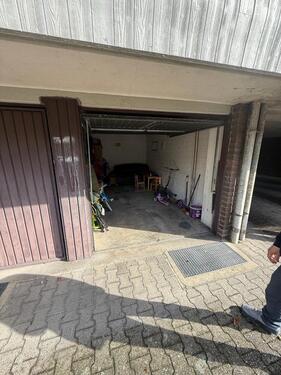 Foto - Garage im Innenhof einer gepflegten Wohnanlage