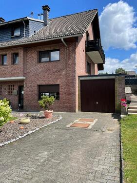 Foto - Doppelhaushälfte mit Einliegerwohnung, Sauna, Garage In Mittelhof