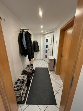 Foto - Moderne 4-Zimmer-Wohnung mit großzügiger Terrasse und Einbauküche