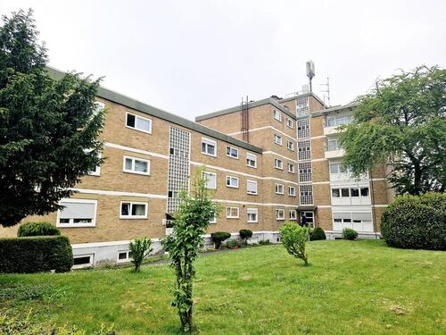 Foto - Helle 2-Zimmer-Wohnung, 70 m² mit Balkon in einem Mehrfamilienhaus