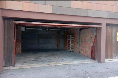 Foto - Gepflegte Doppelgarage mit Strom und Außenstellplatz zu verm