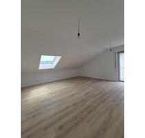 2 Zi.-DG Wohnung (Erstbezug) mit Balkon - Niefern-Öschelbronn