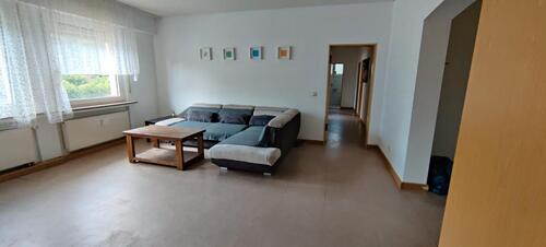 Foto - 6-Zimmer-Erdgeschosswohnung mit Stellplatz – provisionsfrei