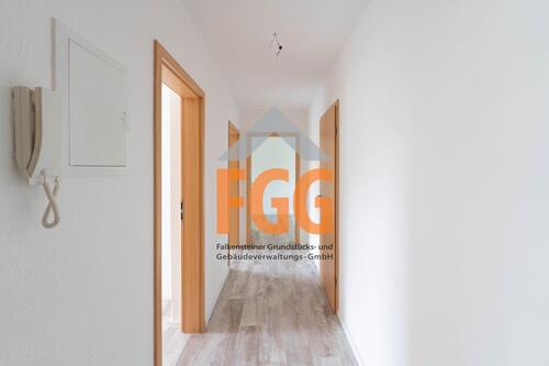 Foto - 4-Raum-Wohnung mit Balkon - 400,00 EUR Kaltmiete,