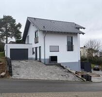 Einfamilienhaus mit Einliegerwohnung+zusätzlichem Wohnraum - Breitscheid