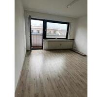 2-Zimmer-Wohnung mit Balkon im 3. Obergeschoss in Zentraler Lage - Oberhausen