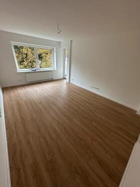 Foto - Frisch renovierte 2,5 Zimmer Wohnung mit Balkon