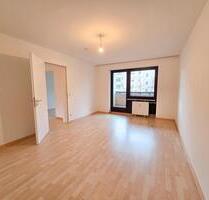 Helle 3-Zimmer-Wohnung mit zwei Loggien - Unterschleißheim