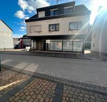 Gewerbefläche mit großer Fensterfront - Burgbrohl