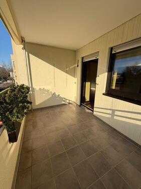 Foto - Sehr schöne, lichtdurchflutete 4 Zimmer Wohnung zu vermieten