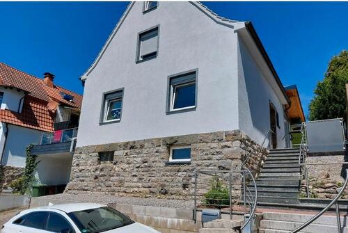 Foto - Einfamilienhaus mit separaten Wohnung