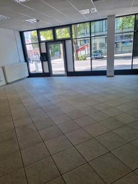 Foto - Ladeneinheit Geschäft Gewerbe - 500,00 EUR Kaltmiete, ca.  65,00 m²