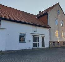 Einfamilienhaus - 7 Zimmer, Werkstatt, Scheune mit Carport - Alfeld (Leine)