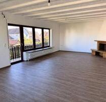 109 m² renovierte 4-Zimmer-Wohnung mit 2 Balkonen in Gniebel - Pliezhausen