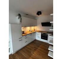 Moderne 2,5-Zimmer-Oberwohnung mit Balkon - Norden