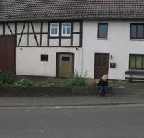 Haus Zu Verkaufen in Allmenrod - 85.000,00&nbsp;EUR Kaufpreis, ca.&nbsp; 101,00&nbsp;m&sup2; in Lauterbach (Hessen) (PLZ: 36341)