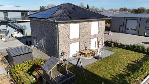 Foto - Einfamilienhaus - 2.100,00&nbsp;EUR Kaltmiete, ca.&nbsp; 158,00&nbsp;m&sup2;