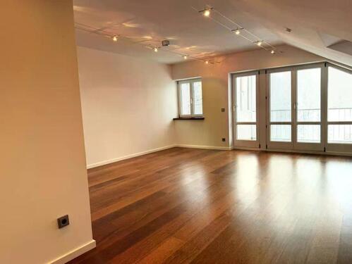 Foto - Wohnung, Erstbezug nach Sanierung: Luxuriöse 2,5-Zi.-Dachgeschoss