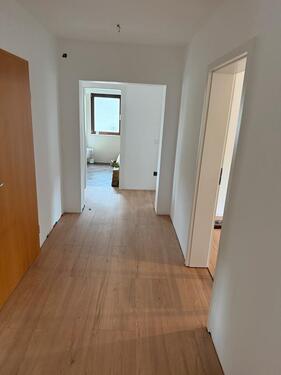 Foto - Großzügige 4-Zimmerwohnung mit Balkon und EBK