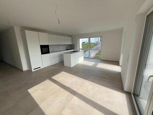 Foto - Erstbezug 4,5 Zimmerwohnung mit Küche + 2 TG