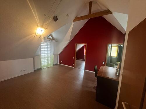 Foto - 2 Zimmer Dachgeschoßwohnung zur Miete in Frankfurt am Main