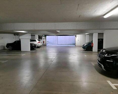 Foto - Tiefgaragenstellplatz - 100,00&nbsp;EUR Miete,