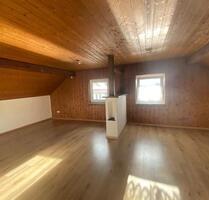 Schöne 2,5 Zimmer Wohnung (Altbau) - Deggendorf