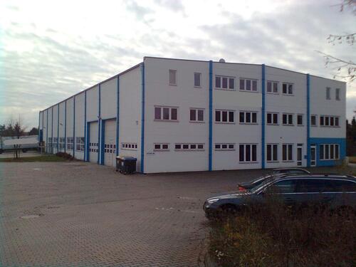Foto - Halle, Lagerhalle mit BüroAussengelände zu vermieten